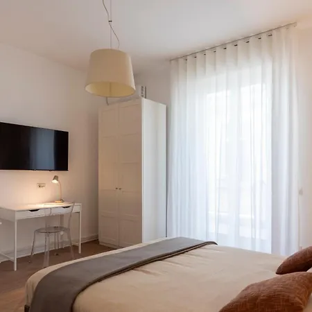 Piazza Dante Casa Di Gio' 公寓 *